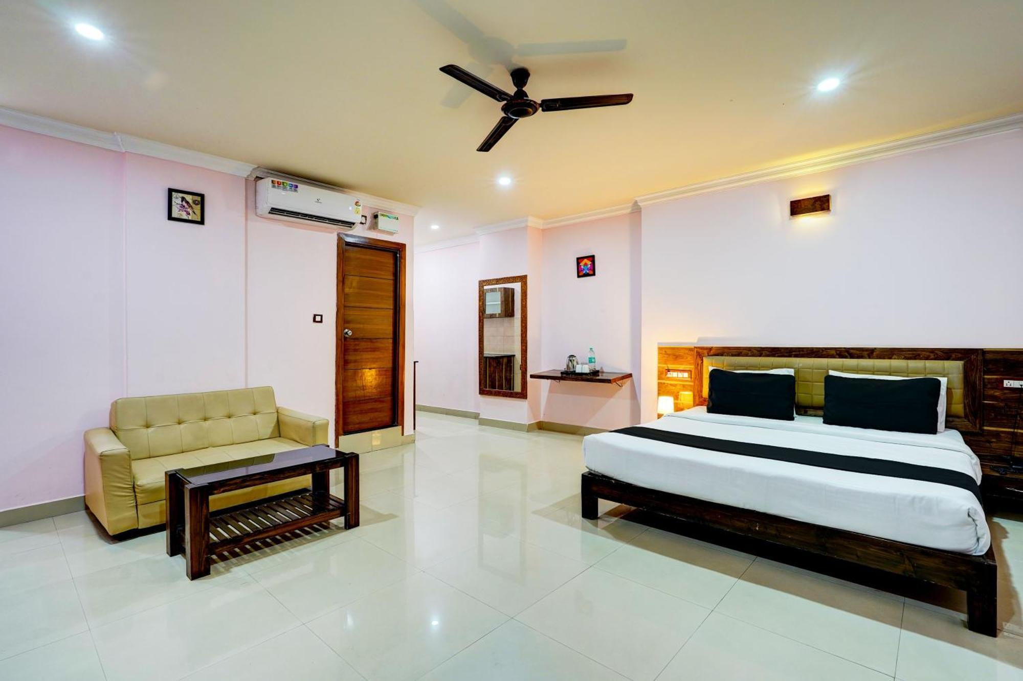 Super Townhouse Mg Road Near Commercial Street 班加罗尔 外观 照片